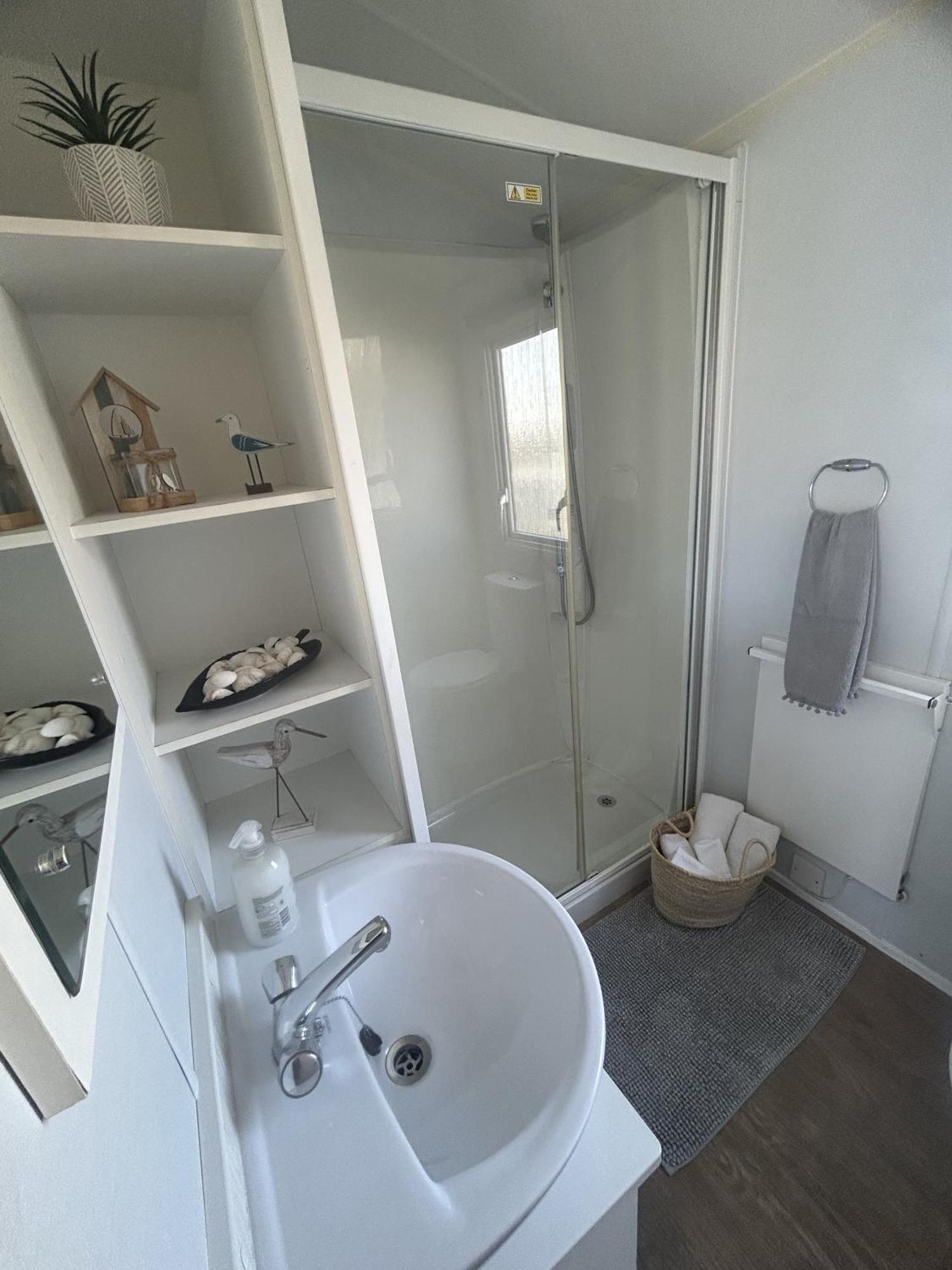 Holiday home Shells Breaks Lakes Shearwater 27 Tattershall